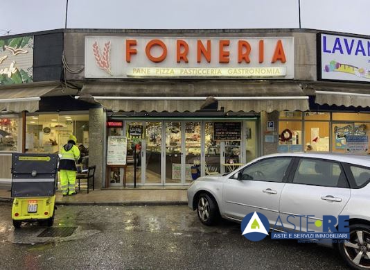 locale commerciale in vendita a Latina